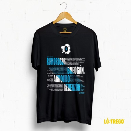 Camiseta negra coa letra do himno de Galicia e palabras destacadas.