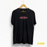 Camiseta negra Lóstrego deseño 'Enxebre' e 'Propio de nós', estilo rock old school, simboliza o auténtico de Galicia.
