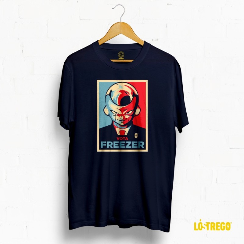 Camiseta azul mariño con deseño "Vota Freezer", unha fusión de política e cultura pop con retranca.